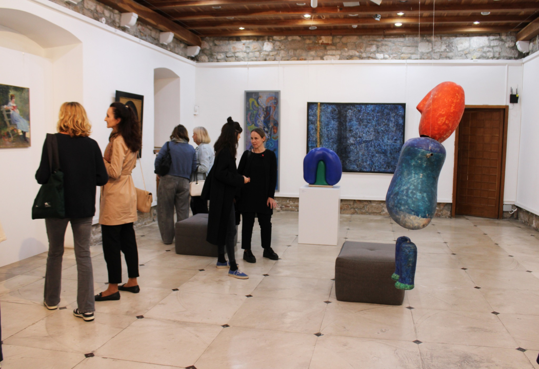 U šibenskom muzeju otvorena izložba 'Plava - omiljena boja'