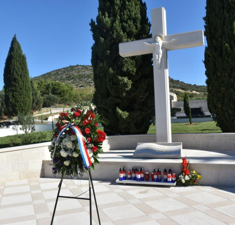 U Šibeniku obilježen blagdan Svih svetih i Dušni dan