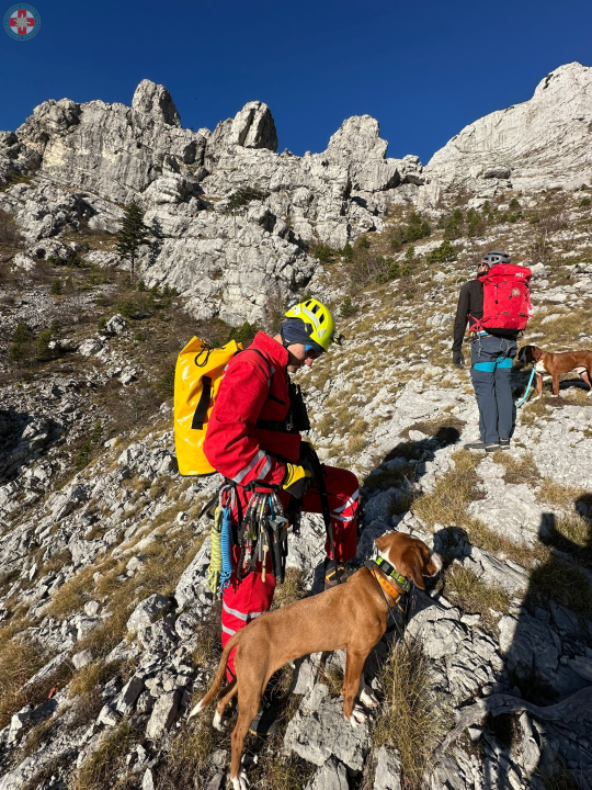 Šibenski HGSS-ovci spasili dva lovačka psa na surovom terenu Dinare