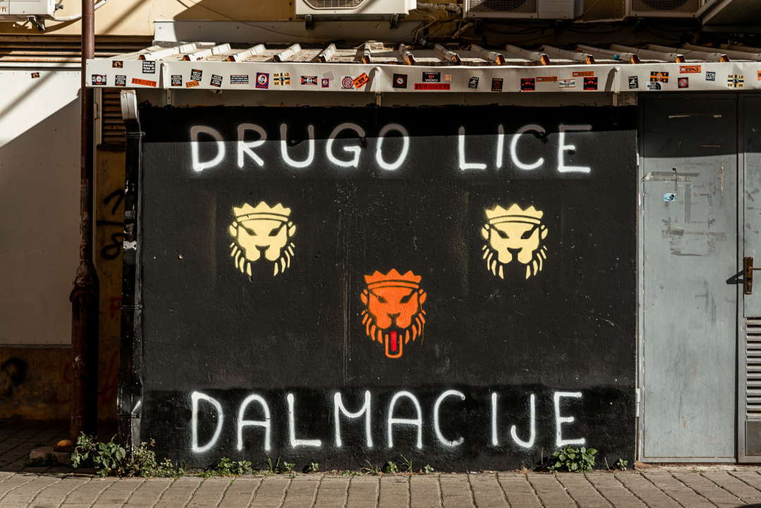 Šibenik diše narančasto: Kvartovi postaju galerije za navijačku umjetnost (2. dio)