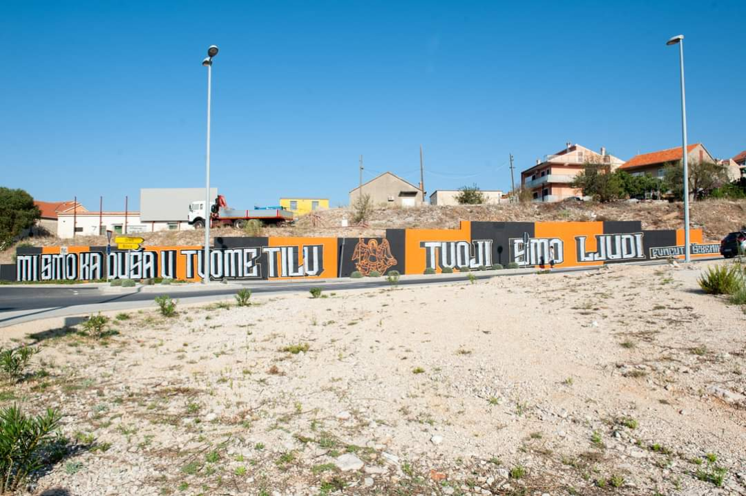 Šibenik diše narančasto: Kvartovi postaju galerije za navijačku umjetnost