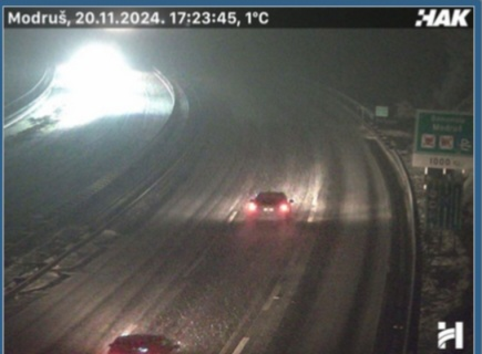 Ralice u punom pogonu: Na A1 pada gusti snijeg, dionice zabijelile