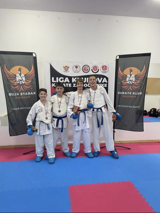 Policijski pas Tigar unio je veselje među mlade karataše u Murteru