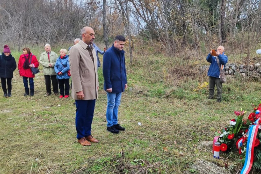 Župan i njegov zamjenik u Kninu obilježili 80. obljetnicu oslobođenja Dalmacije