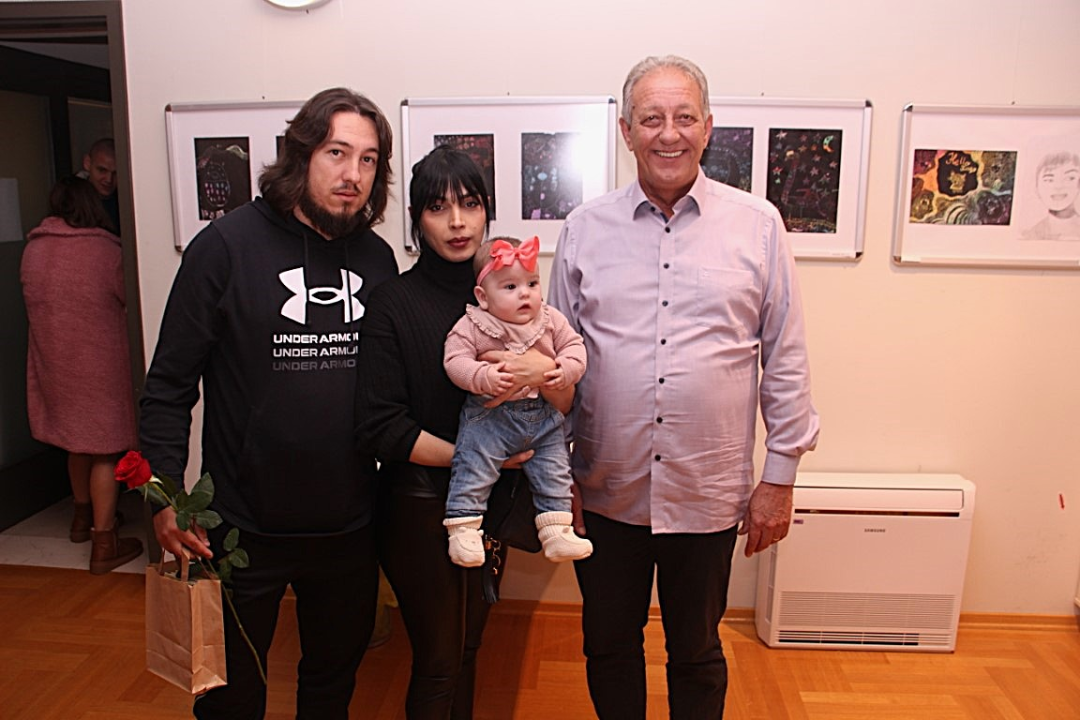 Babyboom u Vodicama: Ove godine 90 novorođenih, gradonačelnik poklonio eure i prigodne darove
