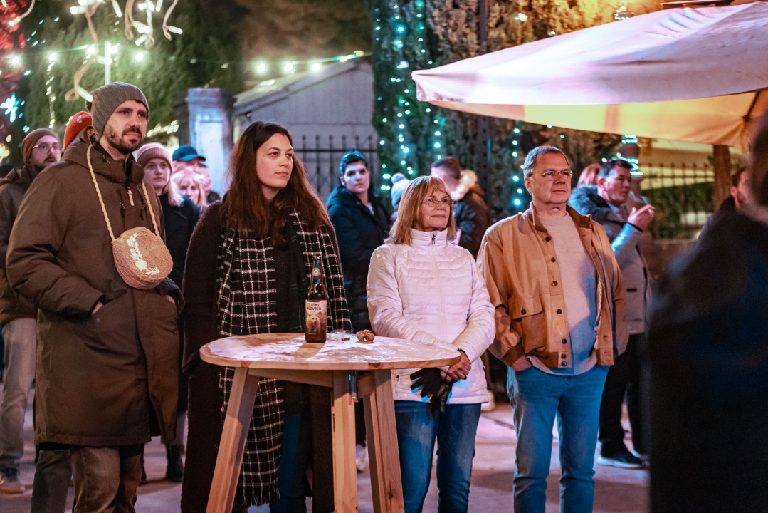 Bend s energičnim ženskim vokalima otvorio tjedan zabave na Adventuri