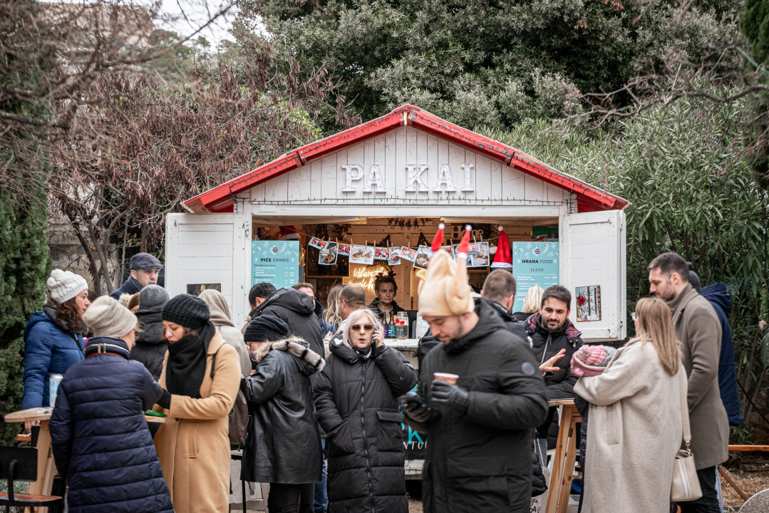 Tradicionalni koncert Fenixa: Šibenčanima bura ne ometa zabavu