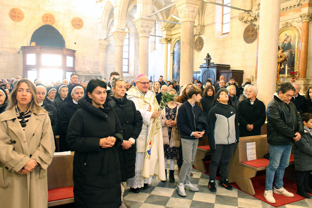 Biskup Tomislav Rogić otvorio Jubilarnu godinu u Šibenskoj biskupiji