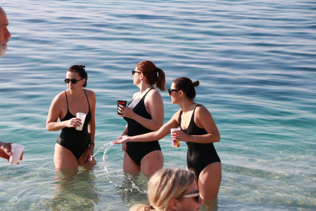 Hrabri primoštenski kupači nastavili tradiciju novogodišnje banjade