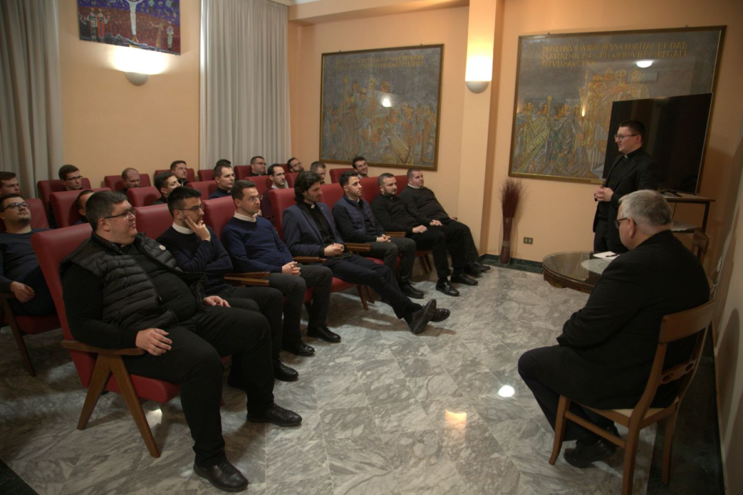 Biskup Rogić posjetio Papinski hrvatski zavod u Rimu