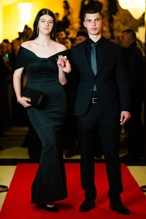 FOTOGALERIJA Zavirite na maturalni ples Industrijsko-obrtničke škole Šibenik (1)