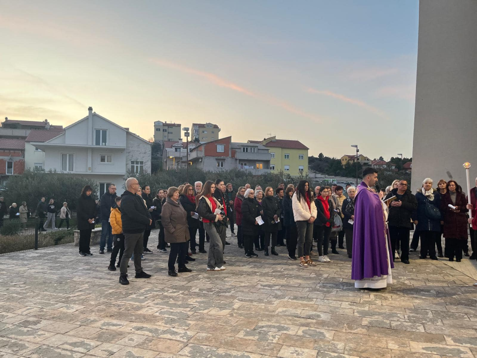 Vjernici župe Svetog Jeronima okupili su se u molitvi križnog puta