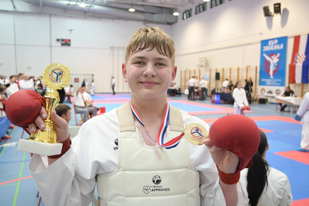 FOTO: Karate klub Okit drugi ukupno na 'Kupu Jadrana' sa 37 medalja