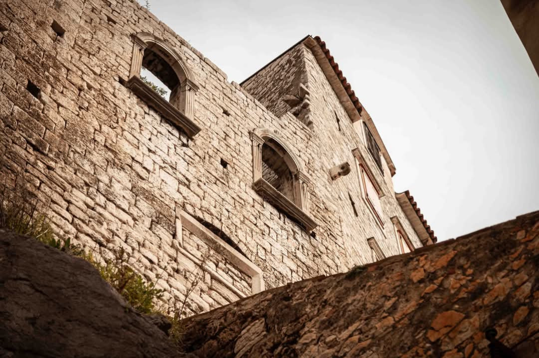 Dolac – povijesna duša Šibenika s mediteranskim šarmom