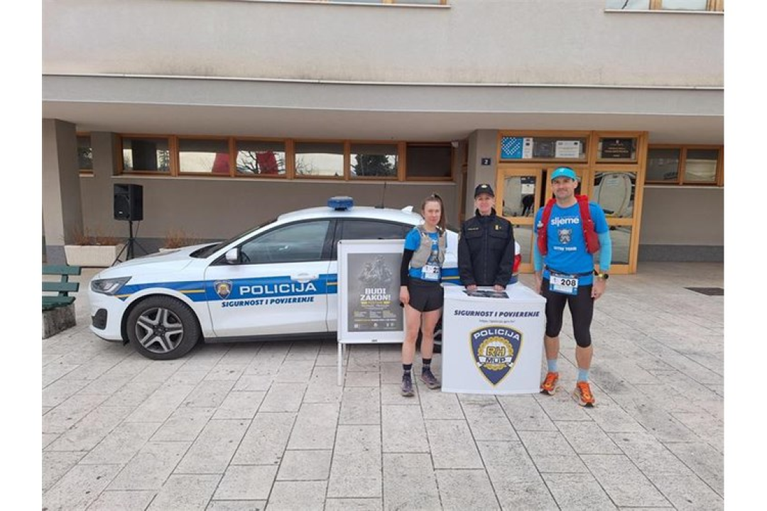 Policajci i policajke na drniškom 'Promina trailu' promovirali svoje zanimanje