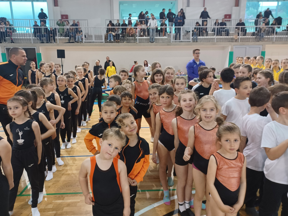 FOTO: Gimnastičari Dišpeta nastupili u Solinu, u dvije konkurencije osvojili ekipnu prvu poziciju