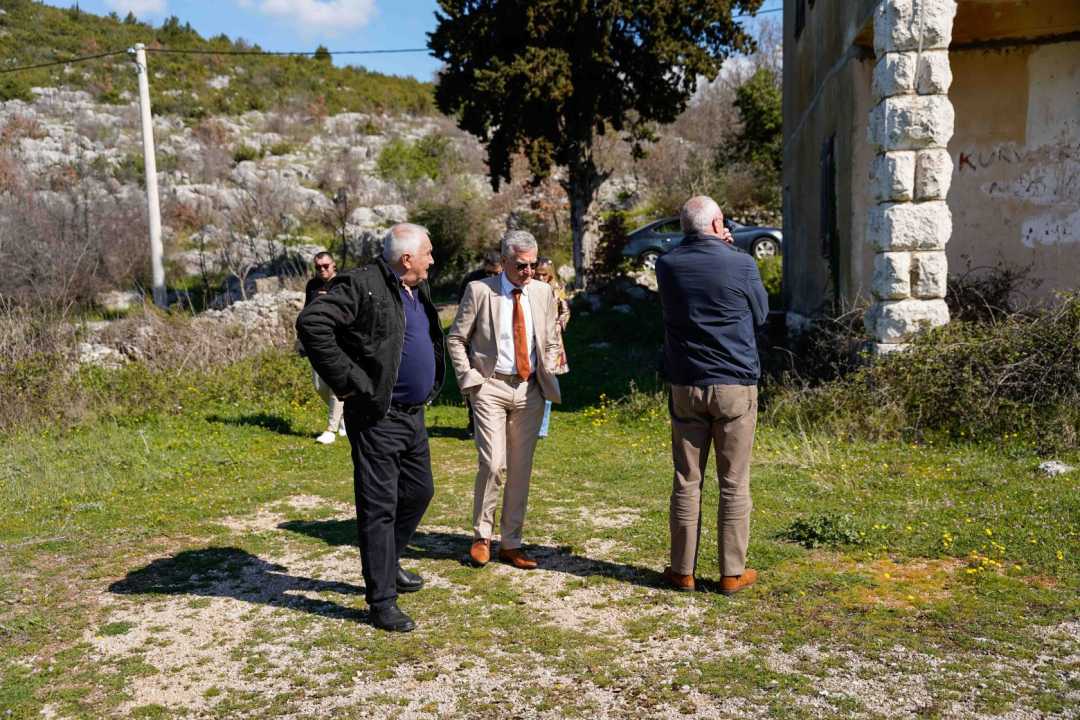 Lepenica dobila vodovodnu mrežu: Gradonačelnik Burić i direktor Vodovoda u obilasku mjesta