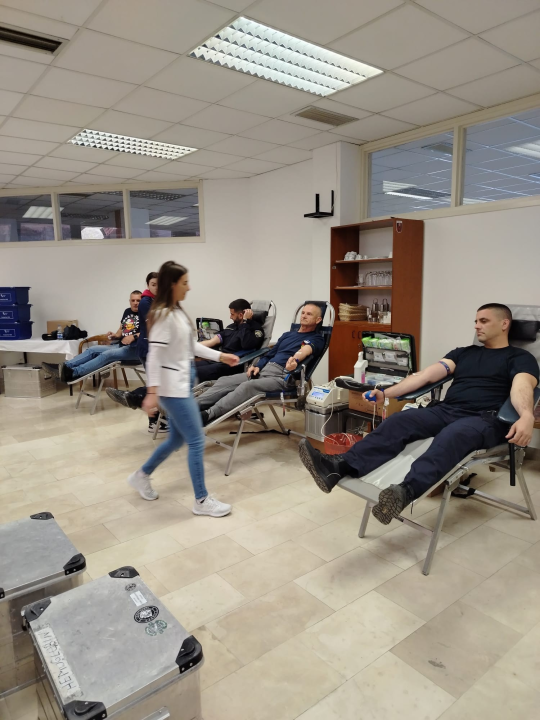 Policijski službenici ponovo pokazali humanost u današnjoj akciji darivanja krvi