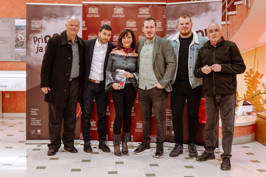 Ljubitelji kazališta s velikim zanimanjem 'pohrlili' u Vodice na premijeru predstave šibenskog HNK