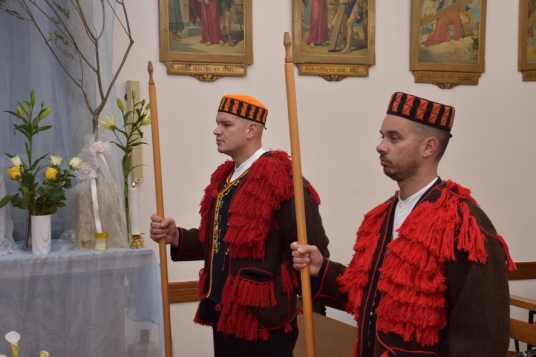 Župljani Marijina Uznesenja i ove godine uprizorili čuvanje Kristova groba