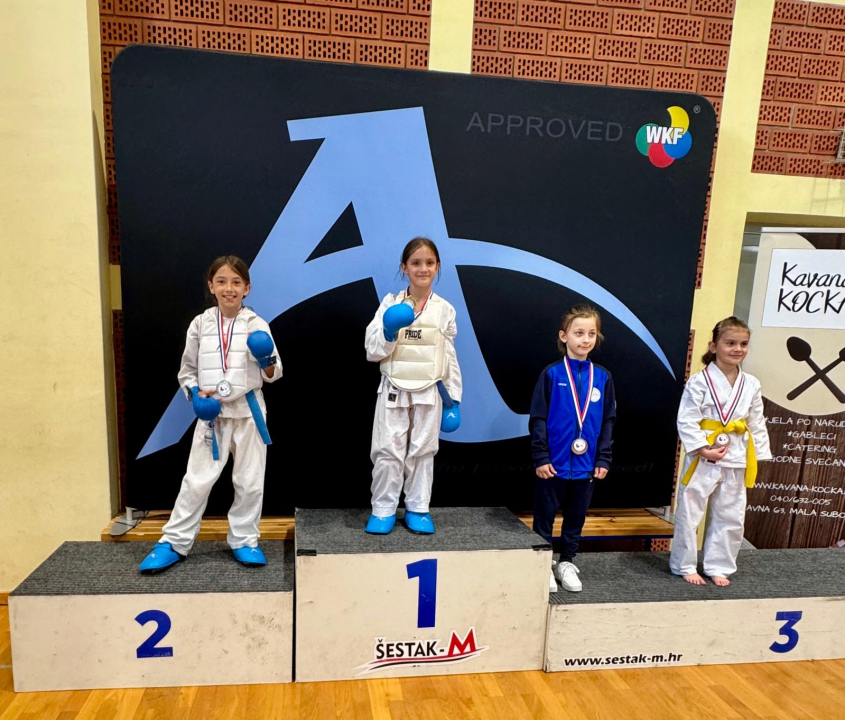 FOTO: Karatašima Phoenixa deset medalja u Maloj Subotici