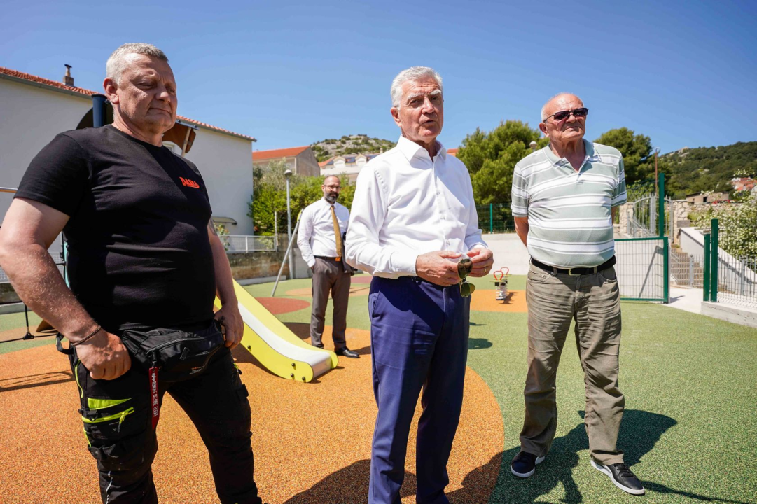 Otvoreno igralište u Jurasima