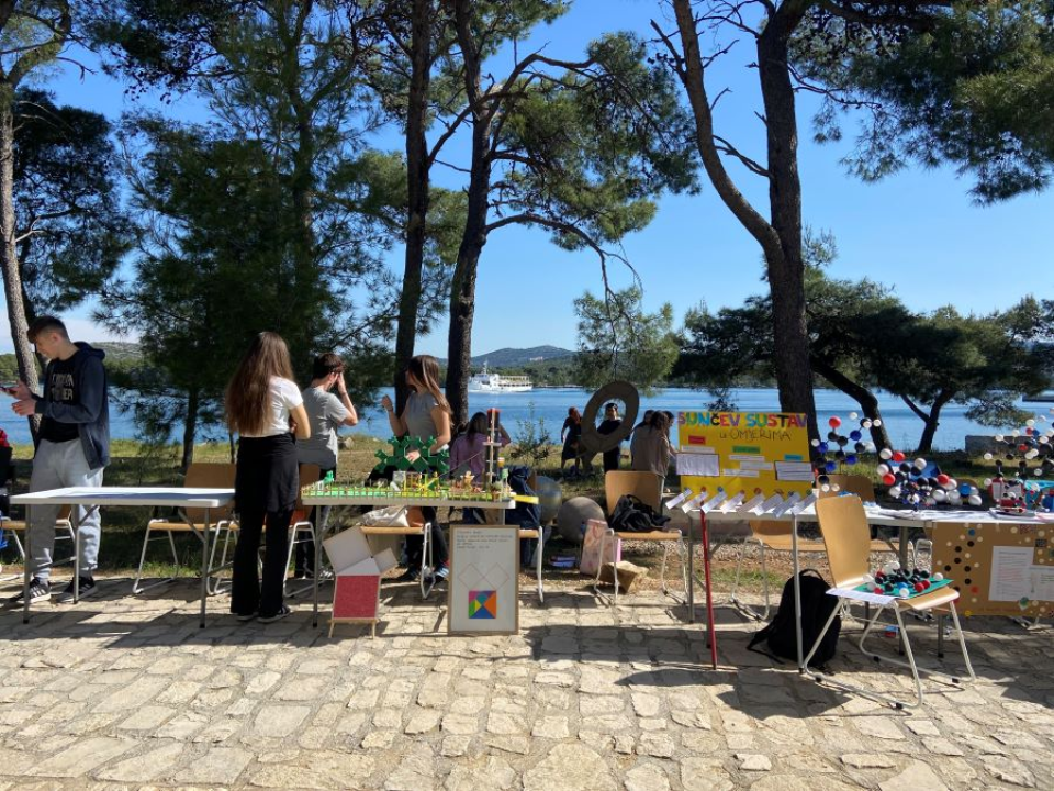 'Kako je počela znanost na mom otoku?': U kanalu sv. Ante županijska smotra obrazovnih institucija