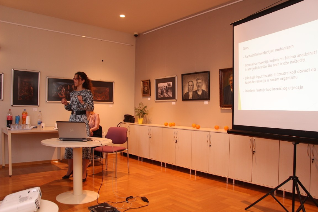 Predavanje farmaceutkinja Sanje Radas i Martine Silov u vodičkoj knjižnici