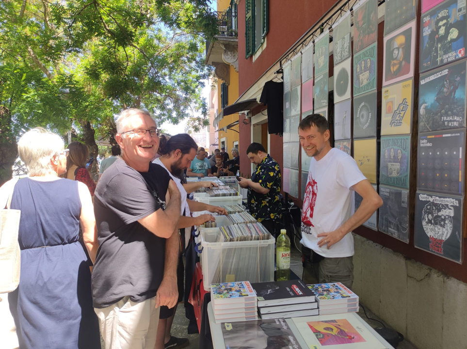 Sajam vinila okupit će ljubitelje ploča ispred Azimuta 