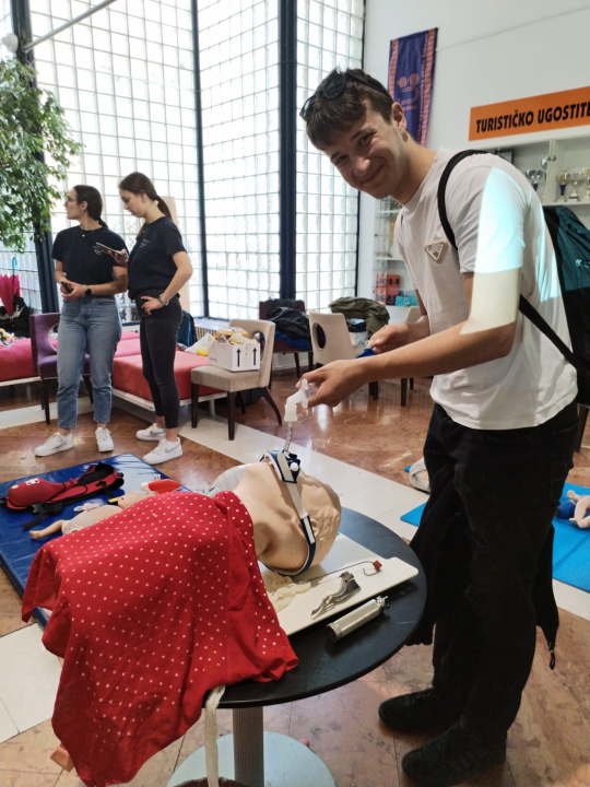 Dan otvorenih vrata Medicinske škole Šibenik: 'Vaš će poziv u budućnosti spašavati mnoge živote'