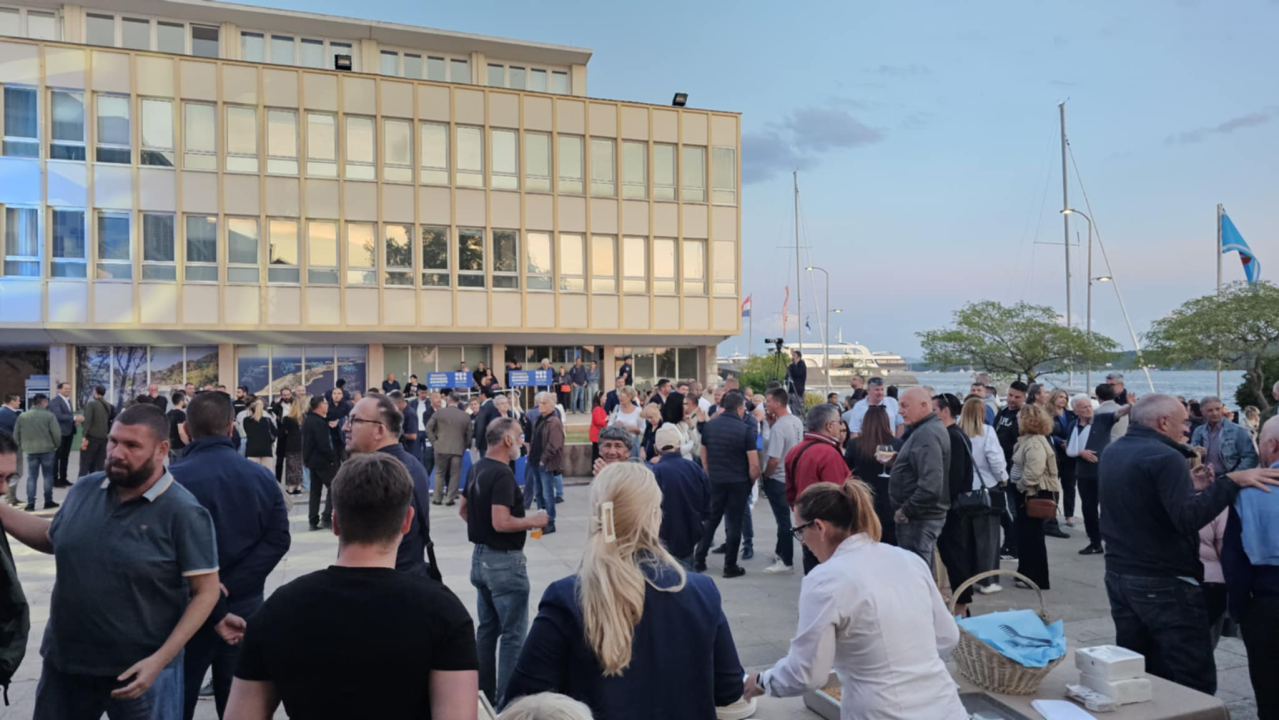 HDZ Šibensko-kninske županije proslavio 35. obljetnicu: Finale slavlja uz šibenski koncert 'Četiri Tenora' 