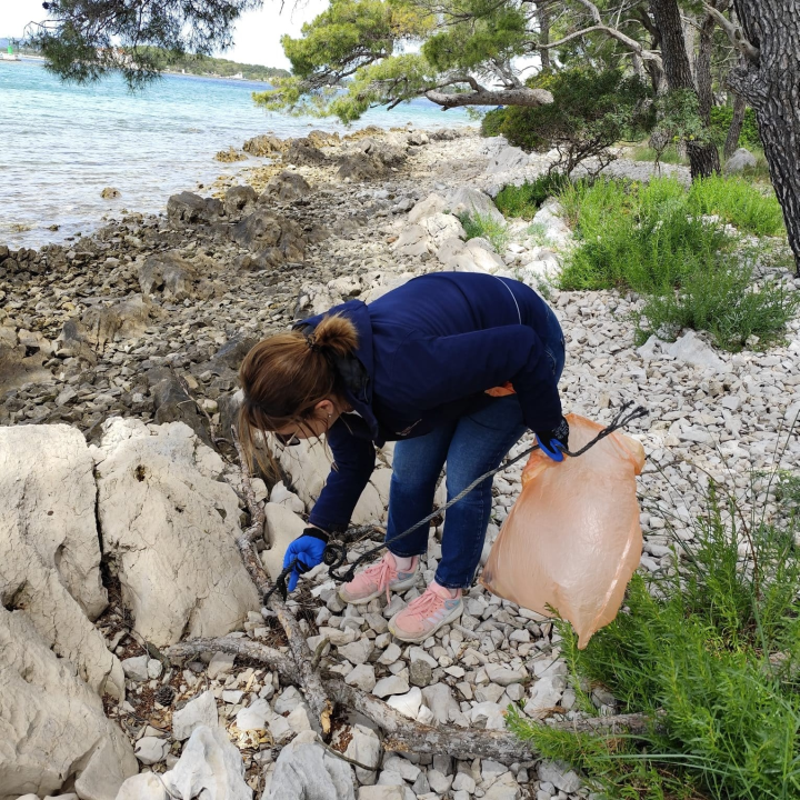 Održana akcija čišćenja obale u Kanalu sv. Ante: Uklonjena značajna količina otpada