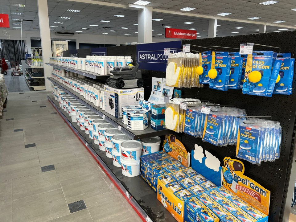 FOTO Besplatna hrana i piće, ogromni popusti i zabava – Građa preuredila svoju poslovnicu u Šibeniku!