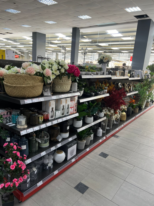 FOTO Besplatna hrana i piće, ogromni popusti i zabava – Građa preuredila svoju poslovnicu u Šibeniku!