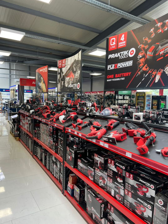 FOTO Besplatna hrana i piće, ogromni popusti i zabava – Građa preuredila svoju poslovnicu u Šibeniku!