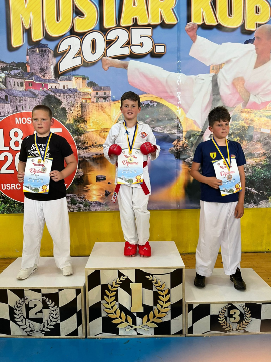 FOTO Karatašima Phoenixa 20 medalja na 'Mostar Kupu'