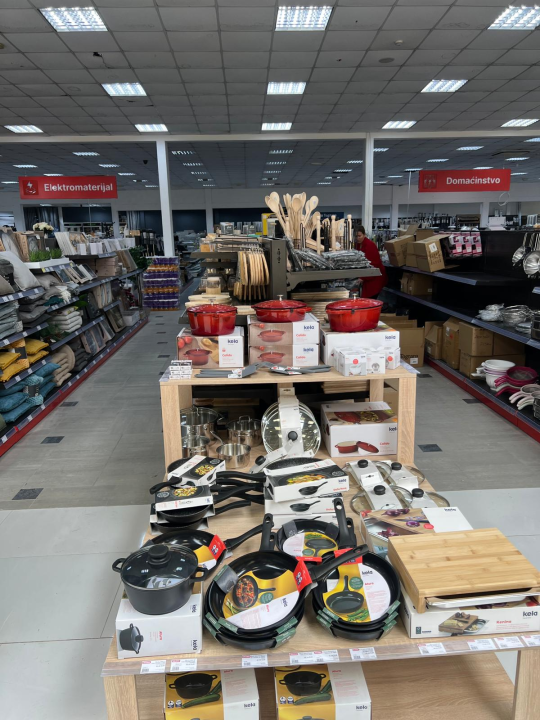 FOTO Besplatna hrana i piće, ogromni popusti i zabava – Građa preuredila svoju poslovnicu u Šibeniku!