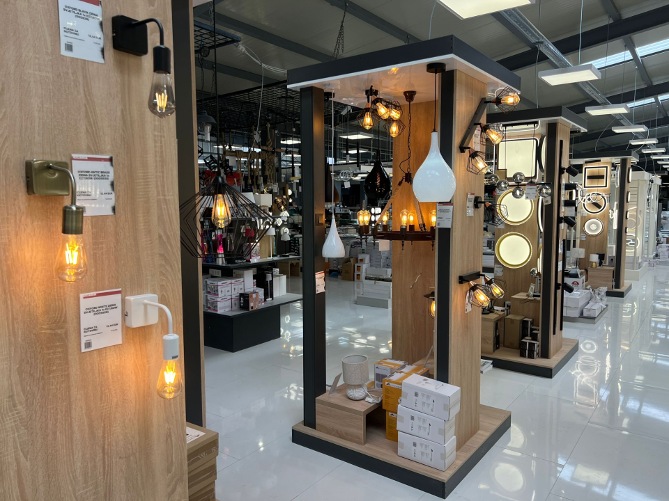 FOTO Besplatna hrana i piće, ogromni popusti i zabava – Građa preuredila svoju poslovnicu u Šibeniku!