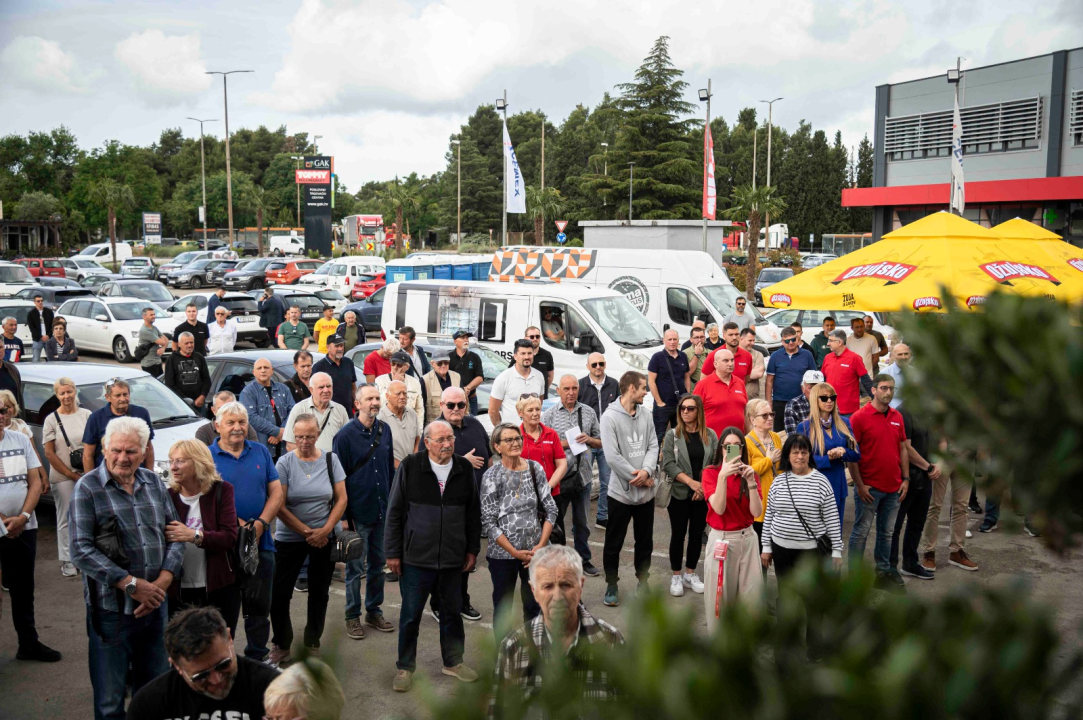 FOTO Pozor! Veliki popusti na kućanskim aparatima, keramici, alatima, bojama, rasvjeti, stolariji i puno više!
