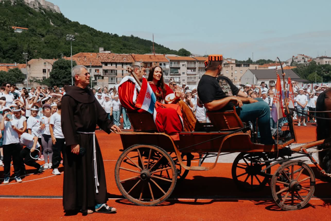 Knin proslavio 950. obljetnicu krunidbe kralja Dmitra Zvonimira Milenijskom fotografijom