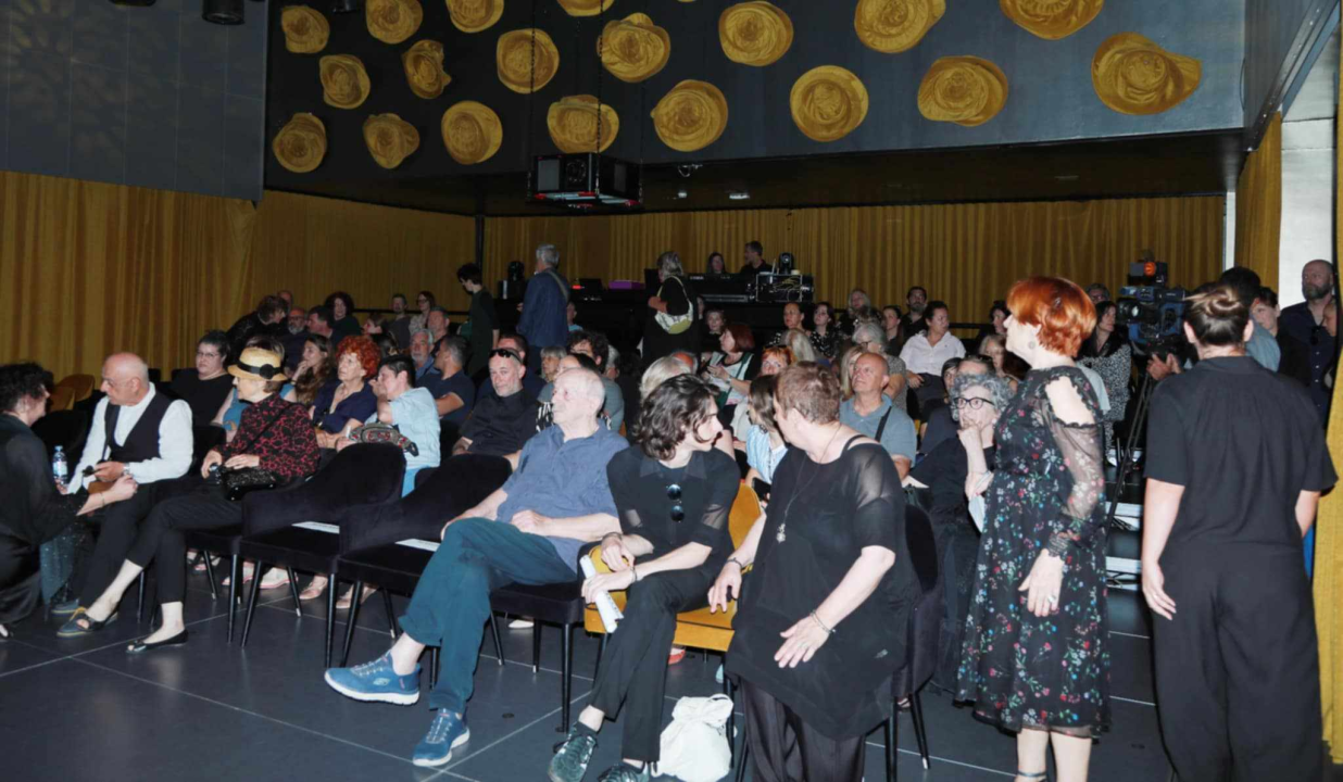 Emotivna komemoracija za Radu Perišu u Arsenu okupila brojne prijatelje i suradnike