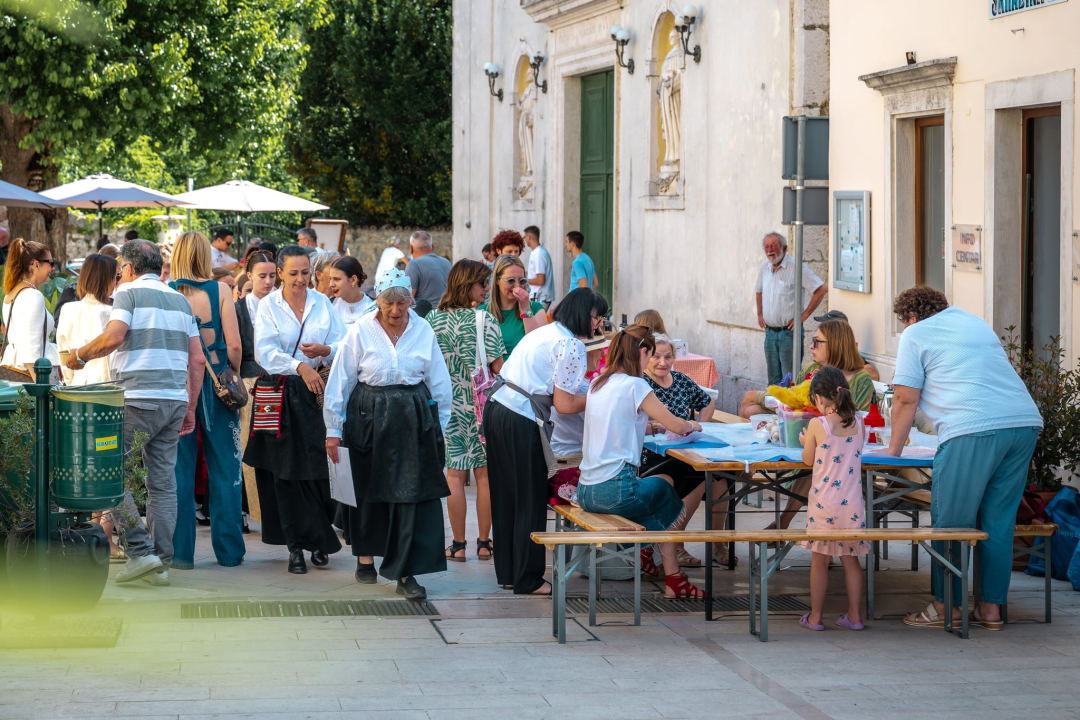 Bobi, vino i kolo: Skradinska marenda spojila tradiciju, glazbu i mirise domaće kuhinje