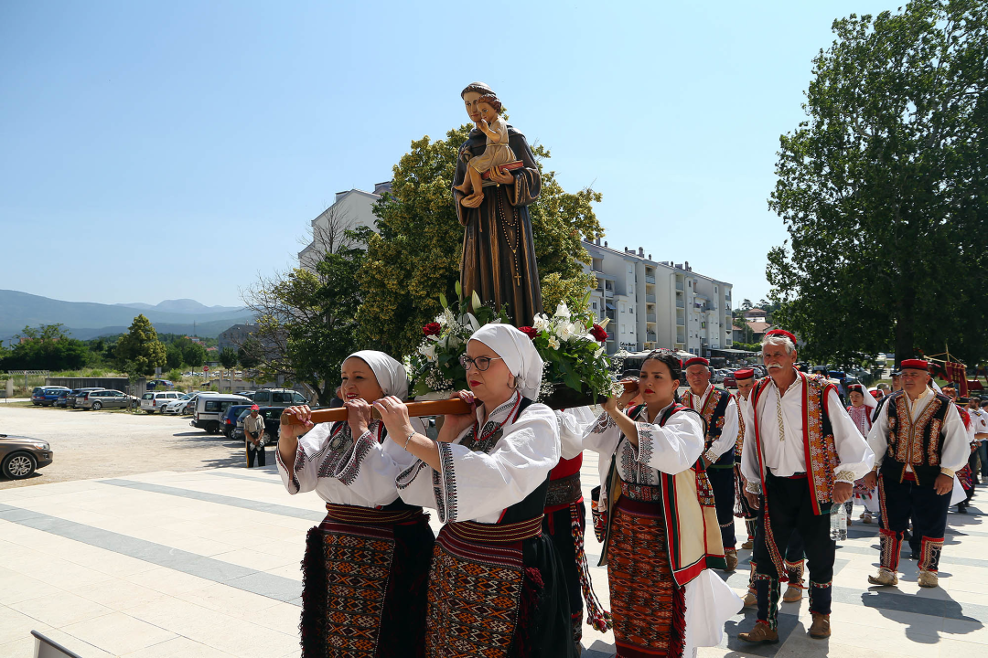 Biskup Rogić predvodio misno slavlje u Kninu povodom blagdana sv. Ante Padovanskog
