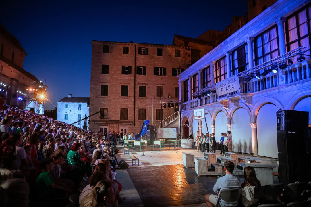 Održana generalna proba: Svečano otvaranje 65. MDF-a u Šibeniku uz mjuzikl, vatromet i feštu do ranih jutarnjih sati