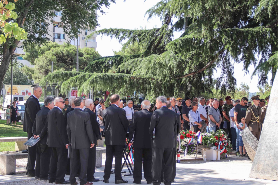 Položeni vijenci na Baldekinu povodom 34. obljetnice osnutka slavne 113. brigade HV