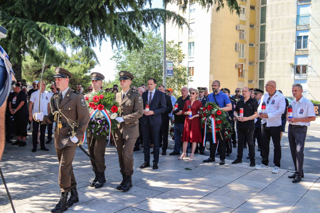 Položeni vijenci na Baldekinu povodom 34. obljetnice osnutka slavne 113. brigade HV