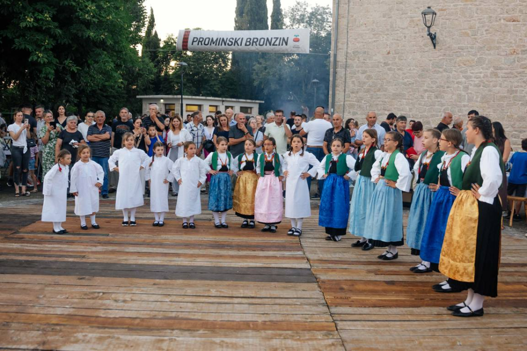 Održan Prominski bronzin: Spoj običaja, gastronomije i zajedništva