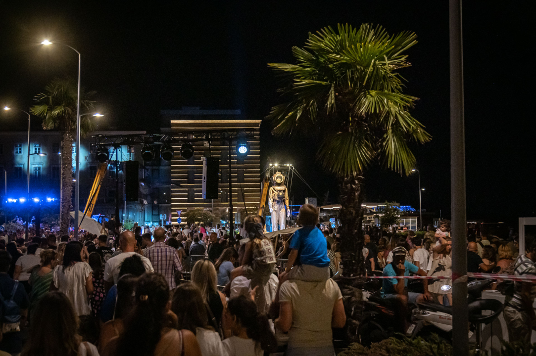 FOTO Nebo, zemlja i more spojili se na zatvaranju MDF-a, predstava neke oduševila, drugi tvrde da je primjerenija za Burning Man