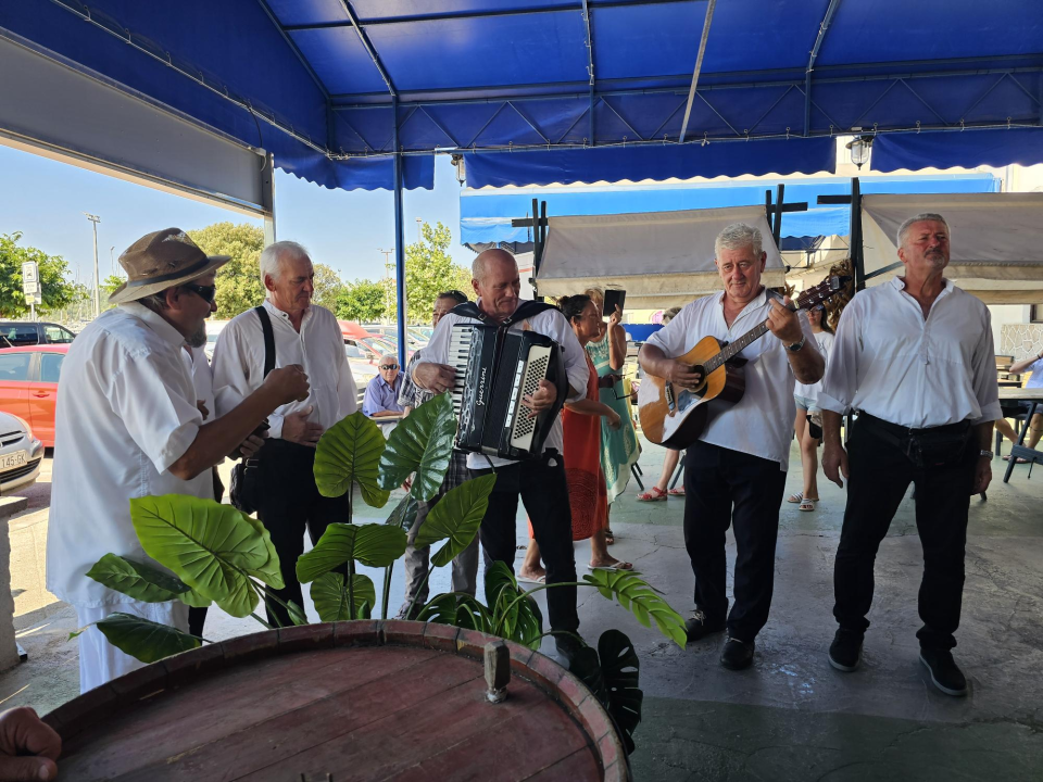 Taste like...marenda u Pirovcu