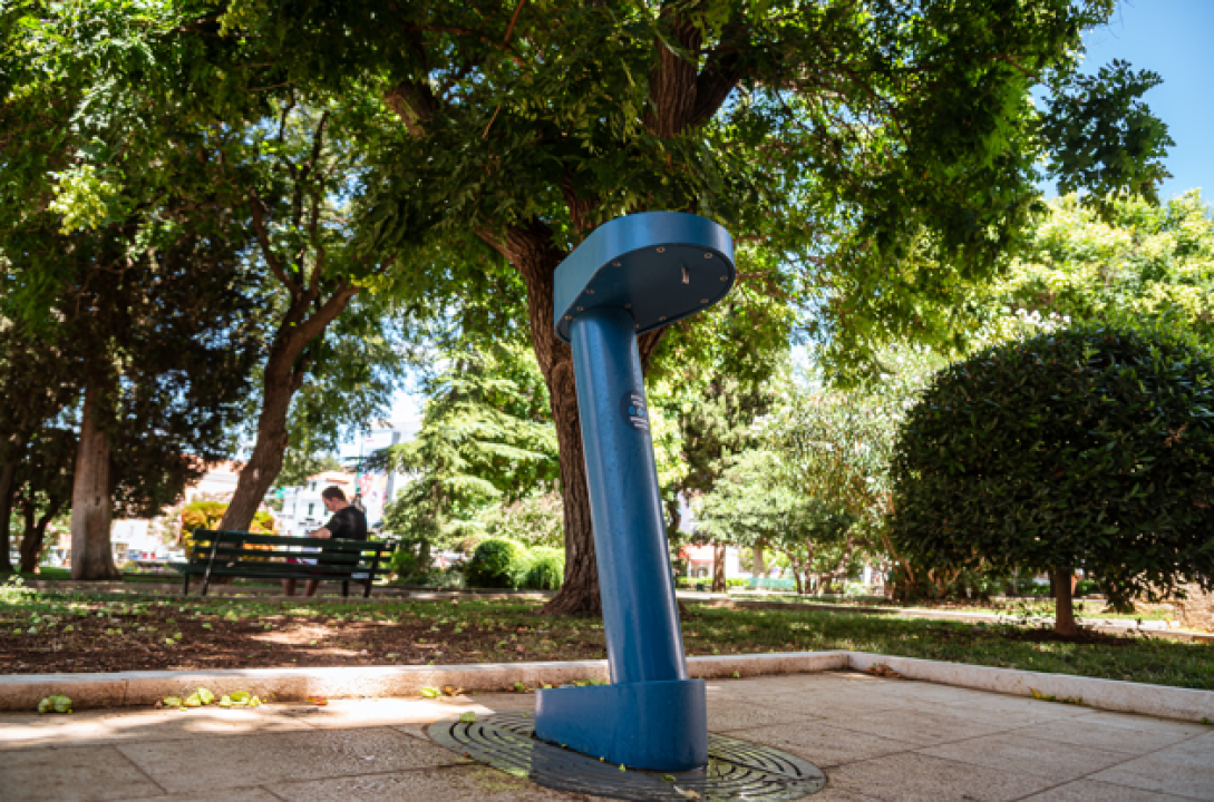 FOTO Postavljeno svih deset javnih špina na području grada Šibenika: 'Ojačane su i ne mogu se više tako lako razbiti'